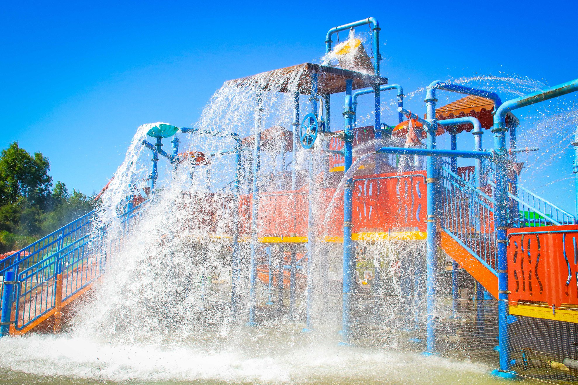 a-modesto-water-park-that-will-make-a-splash-with-your-group-nazing